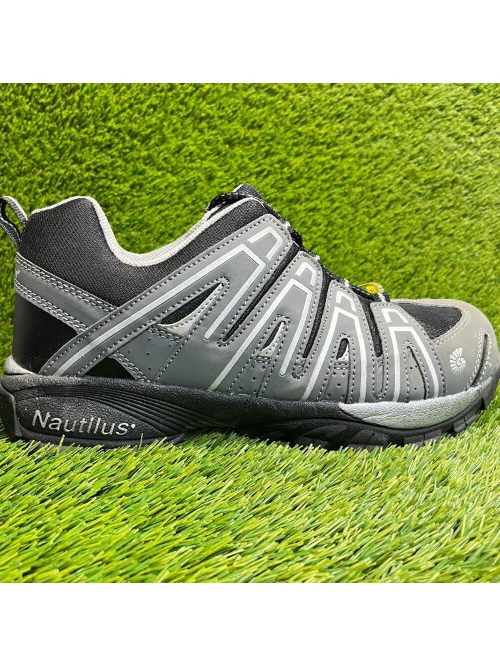 Nautilus Safety Mens Size 13E Gray Black Composite Toe Working Shoes Sneakers